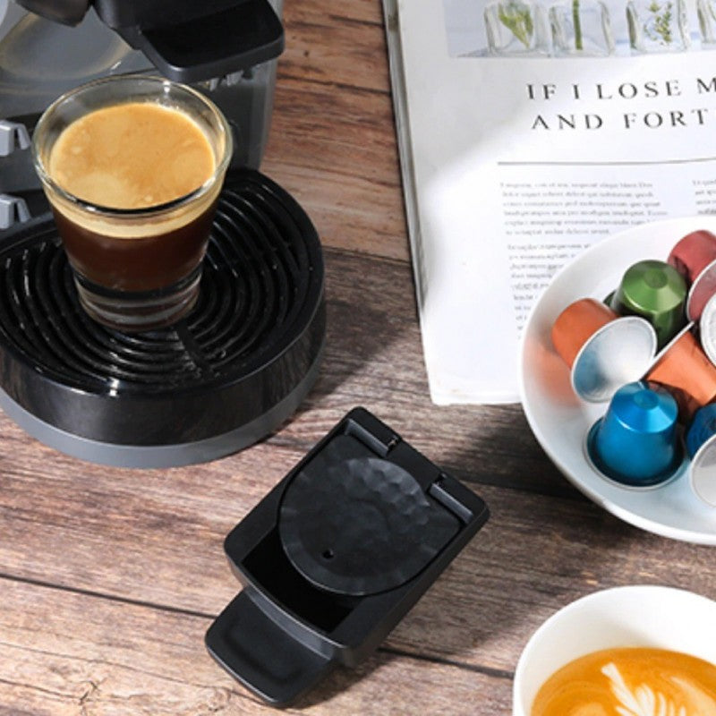 Încărcați imaginea în vizualizatorul Galerie, Adaptor Nespresso pentru aparatele de cafea Dolce Gusto - Trendibo
